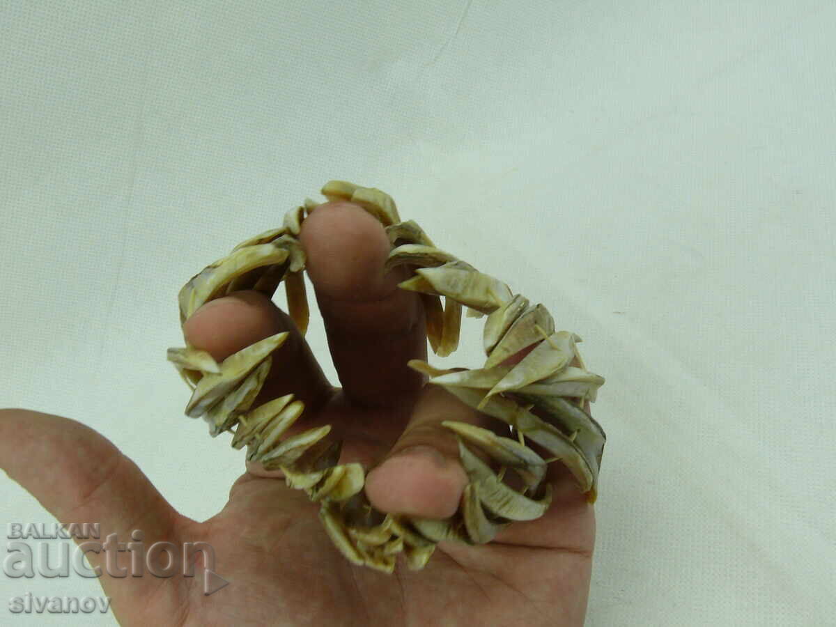 Auction Interesting old mother-of-pearl bracelet #2443 Auction Interesting old mother-of-pearl bracelet #2443