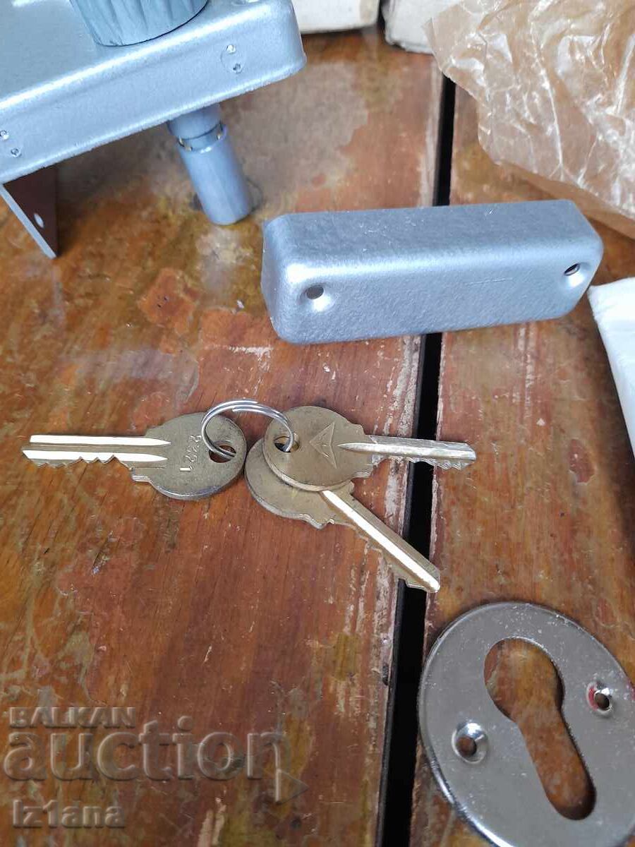 Livrarea Încuietoare suplimentară veche, zăvor Încuietoare Livrarea Încuietoare suplimentară veche, zăvor Încuietoare