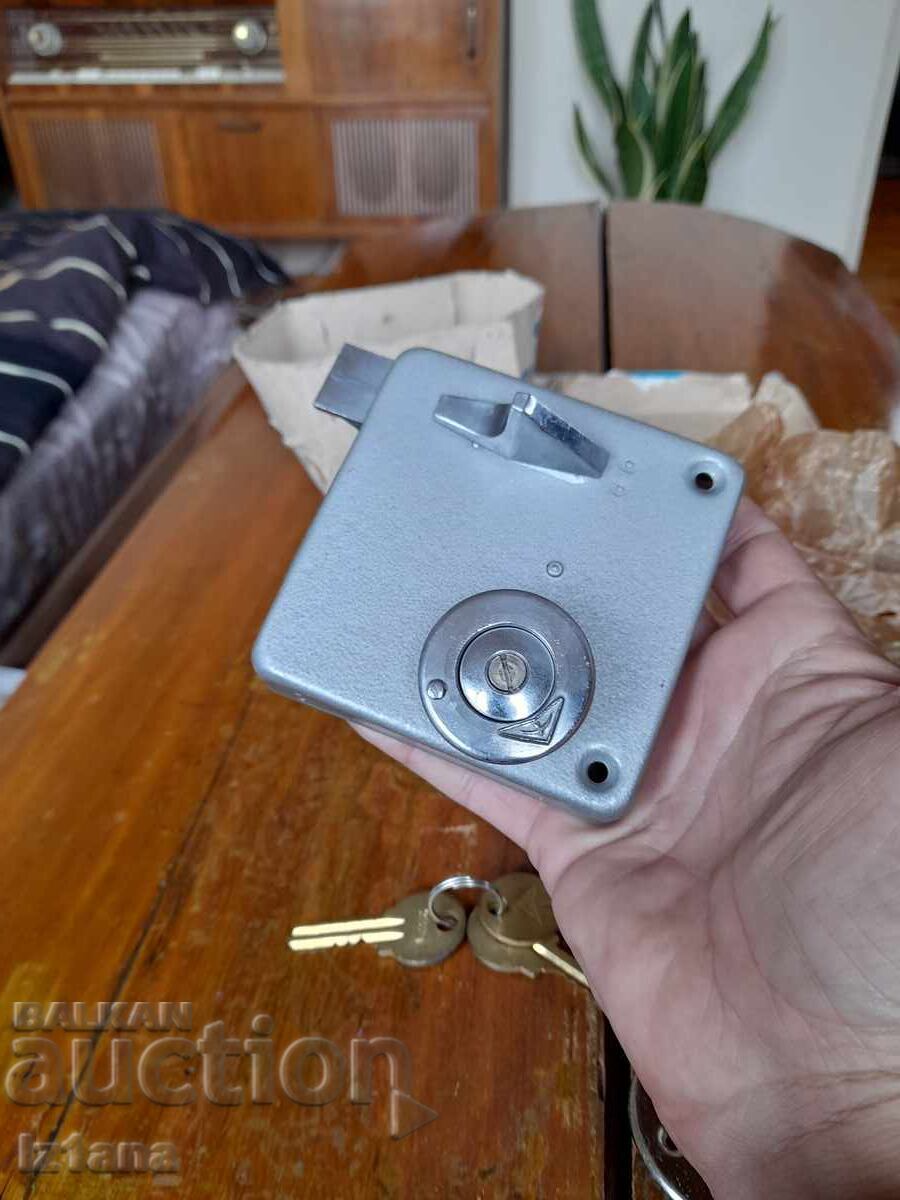 Încuietoare suplimentară veche, zăvor Încuietoare - 6 Încuietoare suplimentară veche, zăvor Încuietoare - 6
