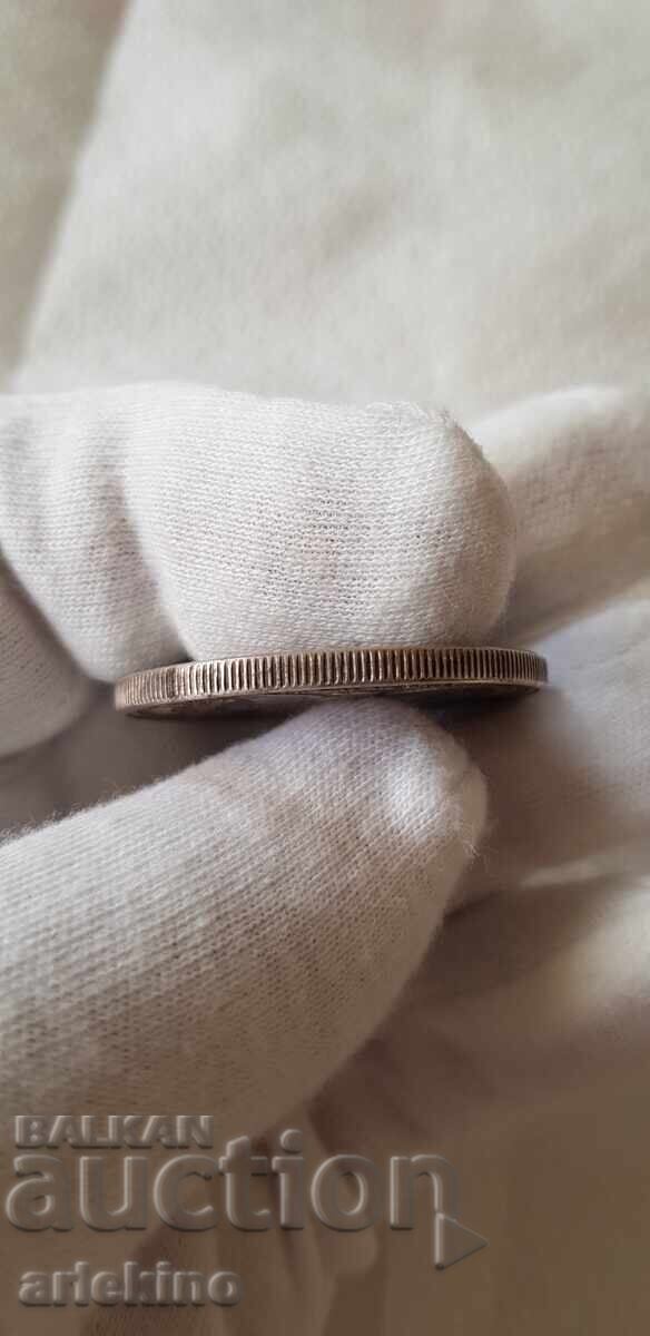 Auction Collectible silver coin 1 dollar 1921 America Auction Collectible silver coin 1 dollar 1921 America