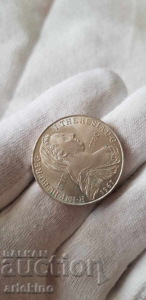 Beautiful glossy 25 shilling coin 1967. - 6 Beautiful glossy 25 shilling coin 1967. - 6