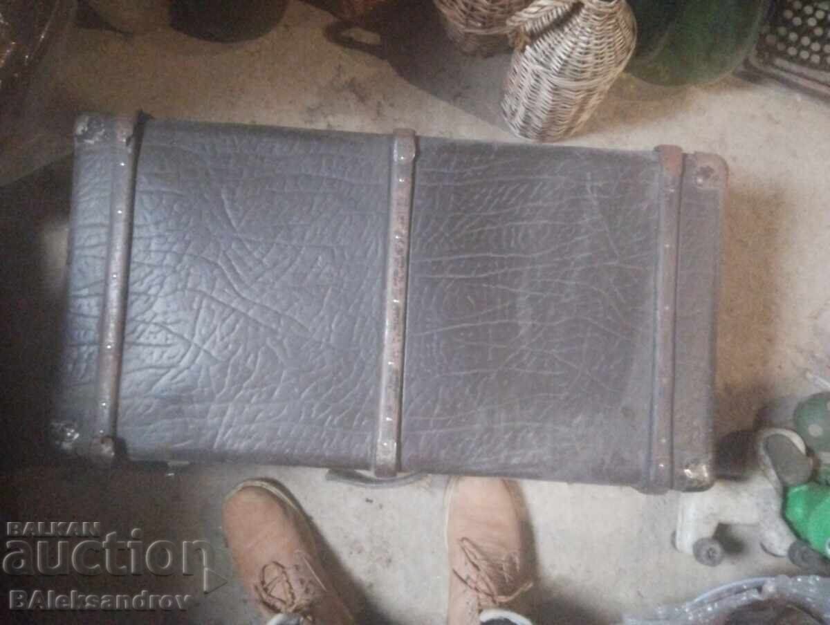 Old large suitcase, Mokawa with price 16.00 BGN | € 8.18 Old large suitcase, Mokawa with price 16.00 BGN | € 8.18