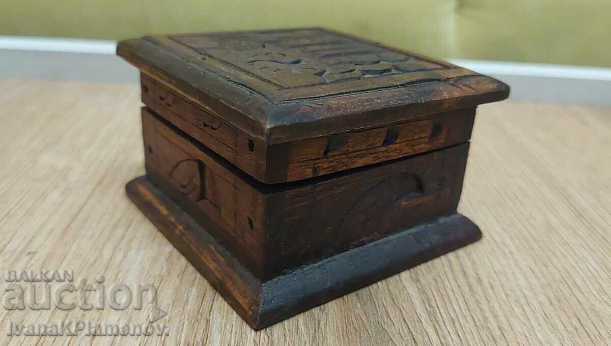 Woodcarving box for collectors - 5