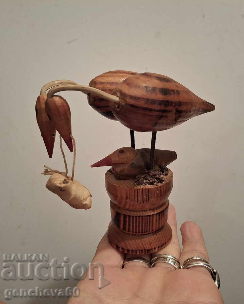 Licitație Figură rară din lemn veche, berze Licitație Figură rară din lemn veche, berze