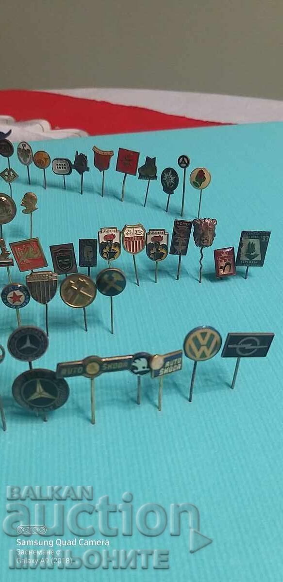 Delivery of Lot of 110 badges