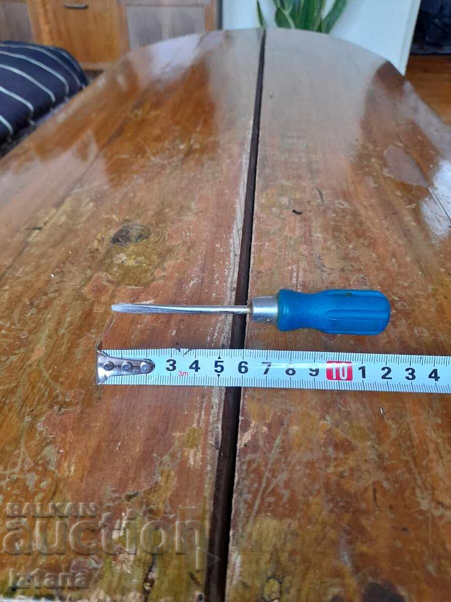 An old screwdriver with price 8.00 BGN | € 4.09 An old screwdriver with price 8.00 BGN | € 4.09