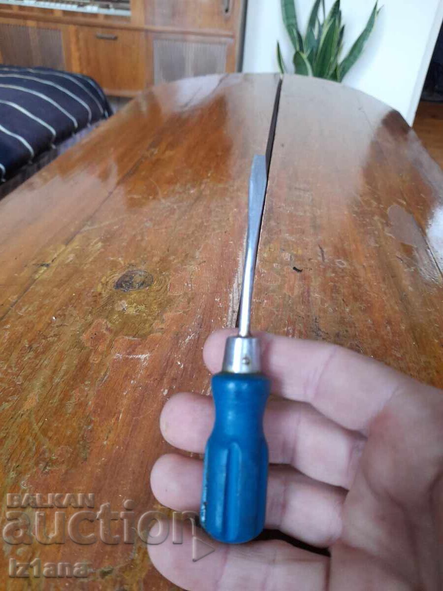Auction An old screwdriver Auction An old screwdriver