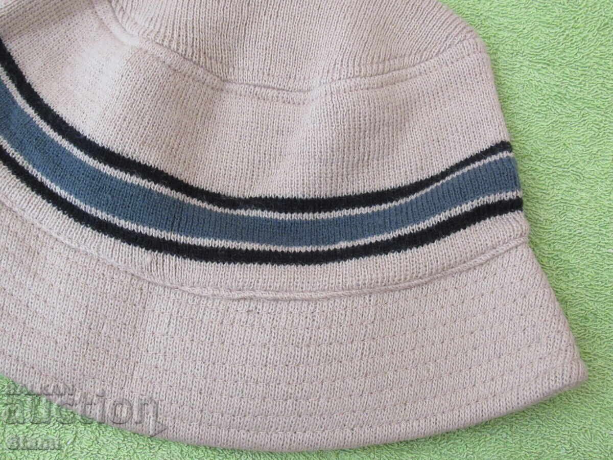 Knitted hat with brim, cappuccino color, new with price 8.50 BGN | € 4.35 Knitted hat with brim, cappuccino color, new with price 8.50 BGN | € 4.35