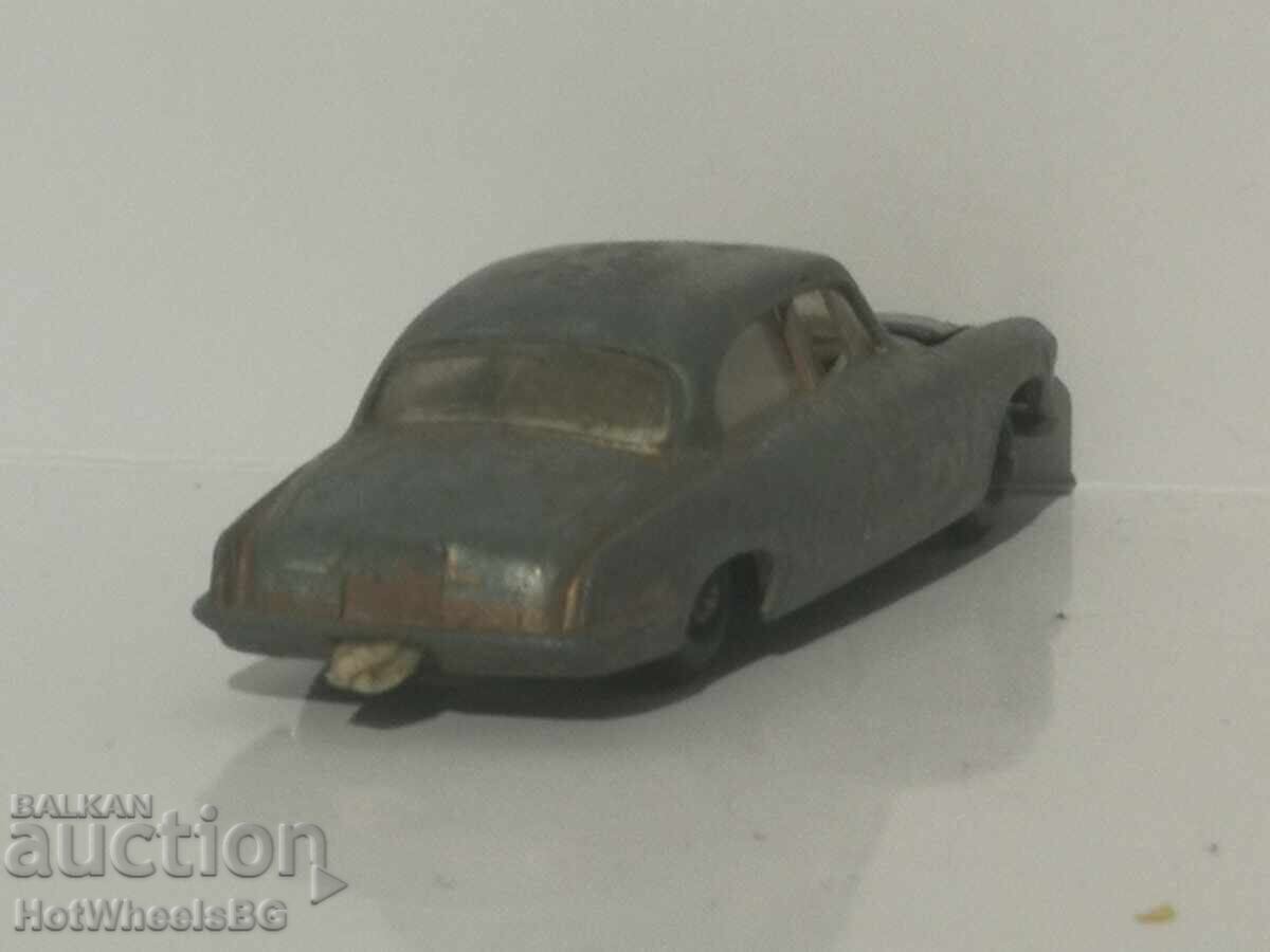 Delivery of Matchbox LESNEY No 28C Jaguar Mk. 10 1964