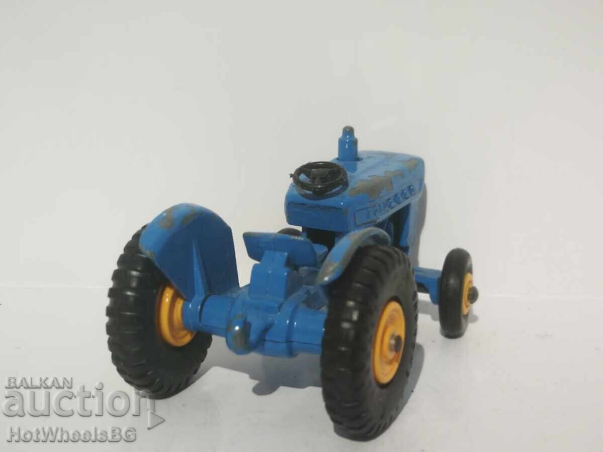 Delivery of - MATCHBOX LESNEY. No. 39C Ford Tractor 1967 Delivery of - MATCHBOX LESNEY. No. 39C Ford Tractor 1967