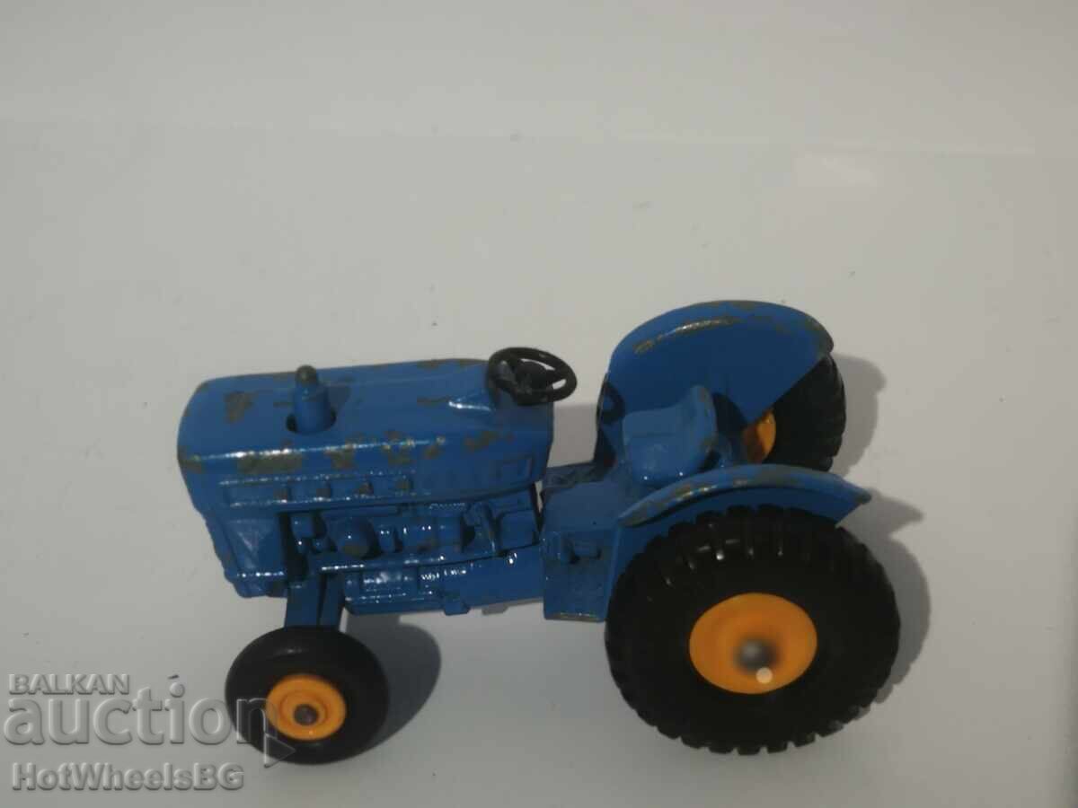 - MATCHBOX LESNEY. No. 39C Ford Tractor 1967 - 6 - MATCHBOX LESNEY. No. 39C Ford Tractor 1967 - 6