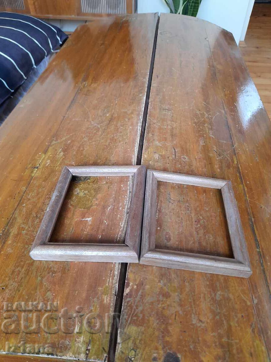 Rama veche, rame foto cu preț 12.00 BGN | € 6.14 Rama veche, rame foto cu preț 12.00 BGN | € 6.14