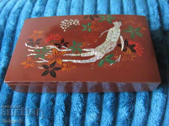 Old jewelry box, mother of pearl, North Korea, marked with price 72.00 BGN | € 36.81