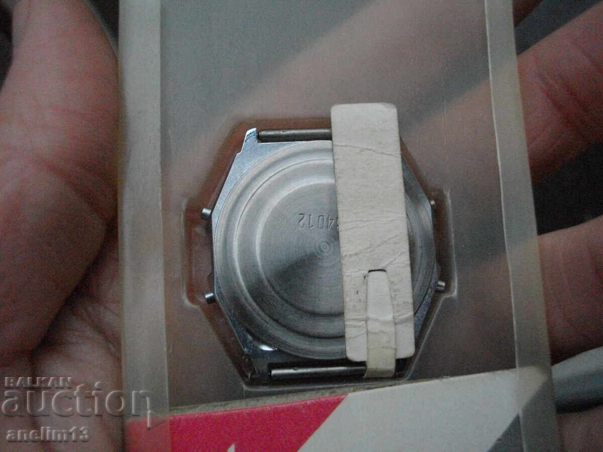 Delivery of COLLECTOR'S NEW WATCH ELECTRONICS 55 SIGNAL Delivery of COLLECTOR'S NEW WATCH ELECTRONICS 55 SIGNAL