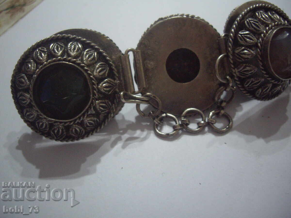 Auction Old Sachan bracelet. Auction Old Sachan bracelet.