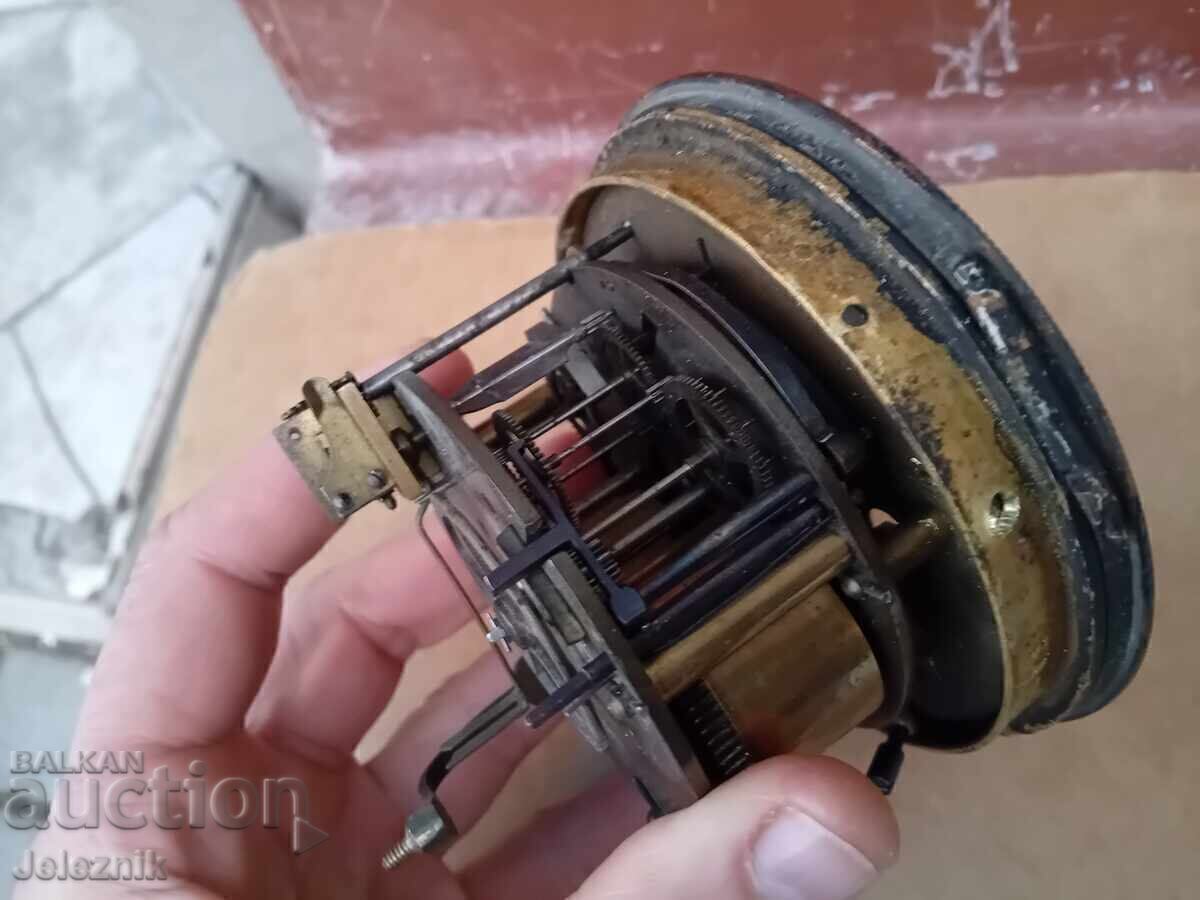 Mechanism for a Mantel Clock France/19th century-Works. - 5 Mechanism for a Mantel Clock France/19th century-Works. - 5