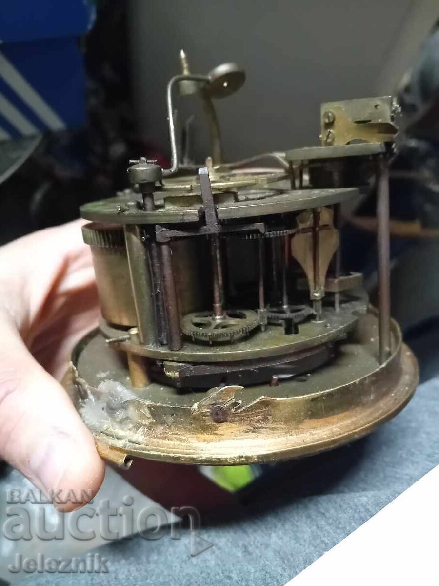 Delivery of Old Mantel Clock Mechanism France/19th Century-Works. Delivery of Old Mantel Clock Mechanism France/19th Century-Works.