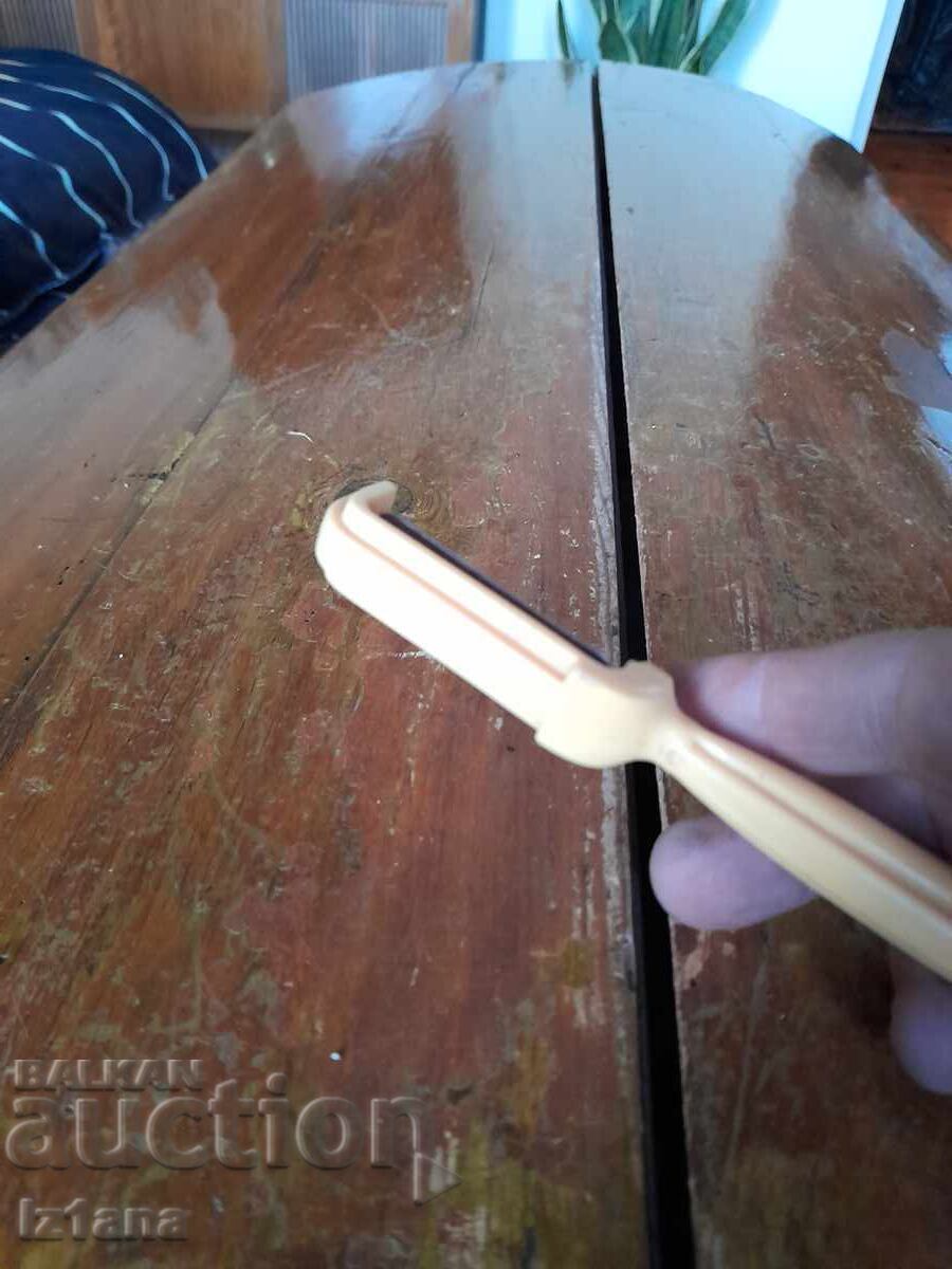 Old household peeler - 5