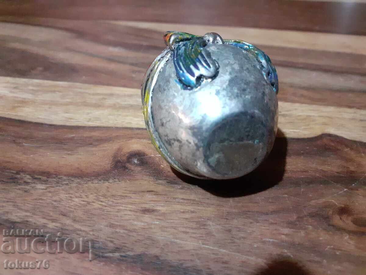 Delivery of Old silver-plated egg