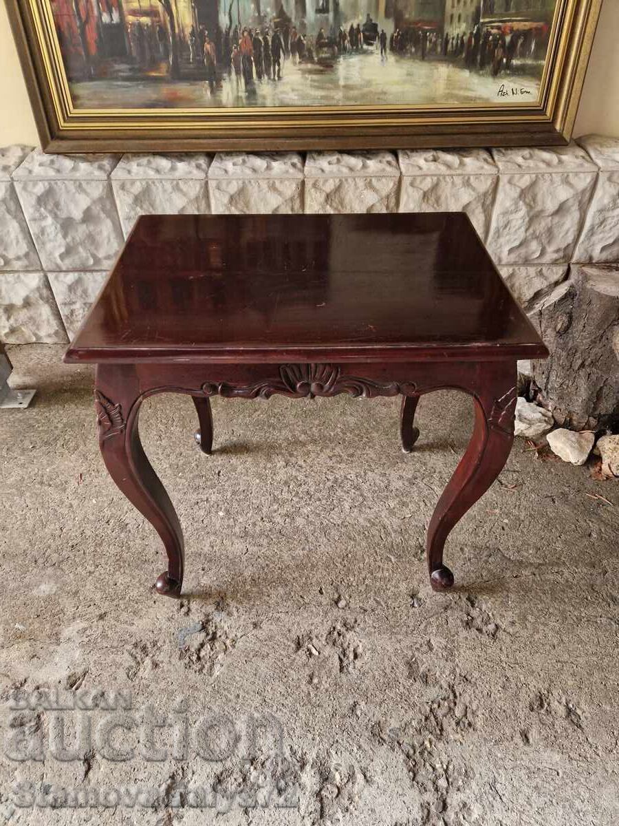 Wonderful antique English table, solid wood carving Wonderful antique English table, solid wood carving