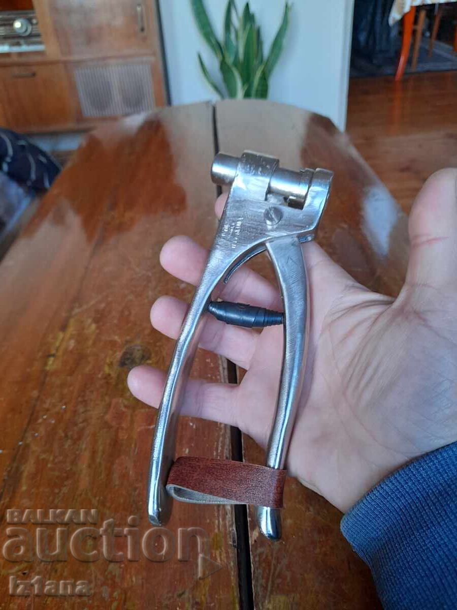 Old sealing pliers with price 55.00 BGN | € 28.12