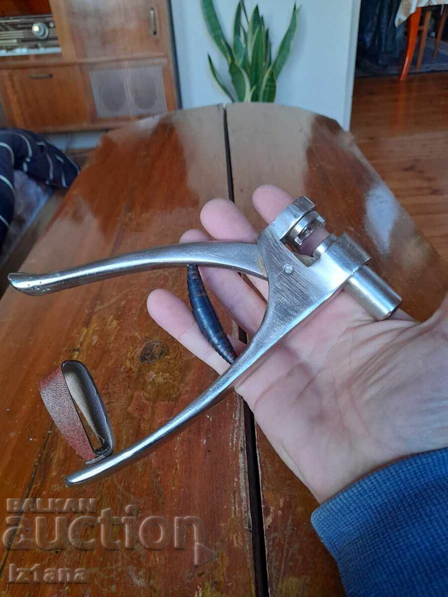 Delivery of Old sealing pliers
