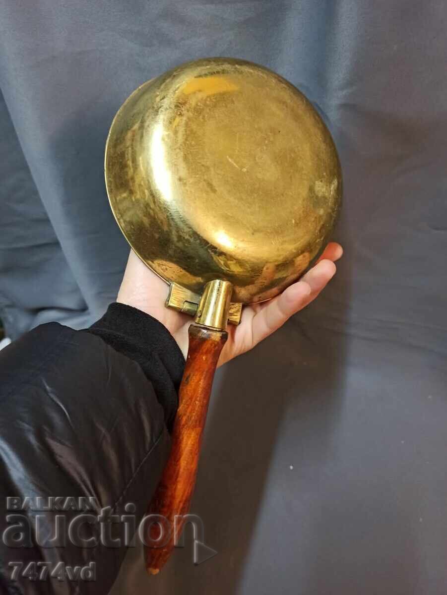 Auction Old bronze vessel with lid and wooden handle Auction Old bronze vessel with lid and wooden handle