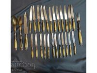 OLD FRENCH KNIVES FOR 12 PEOPLE -Aux 2 Lions-