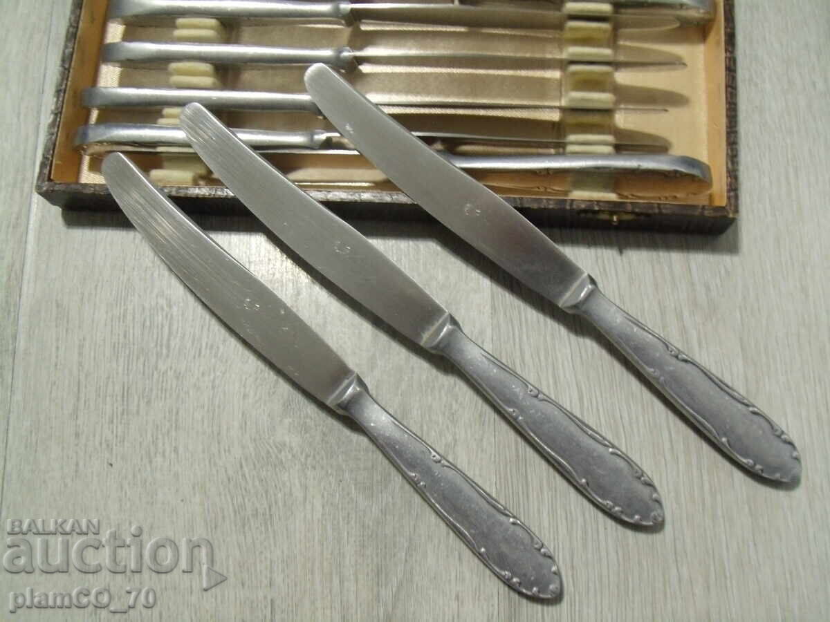 Παράδοση No.*7805 παλιό σετ μαχαιροπήρουνων - μαχαίρια - 12 τεμάχια - με κουτί Παράδοση No.*7805 παλιό σετ μαχαιροπήρουνων - μαχαίρια - 12 τεμάχια - με κουτί