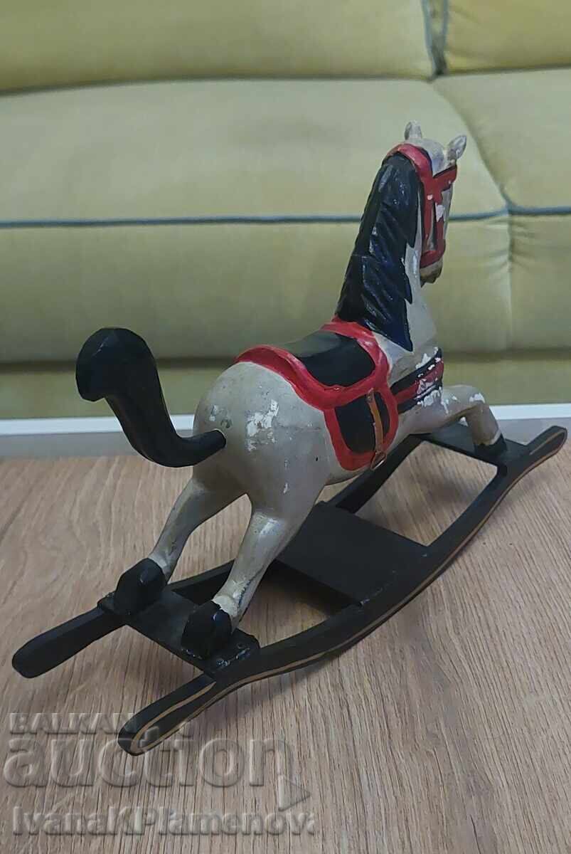 Доставка на Играчка дърворезба за колекционери