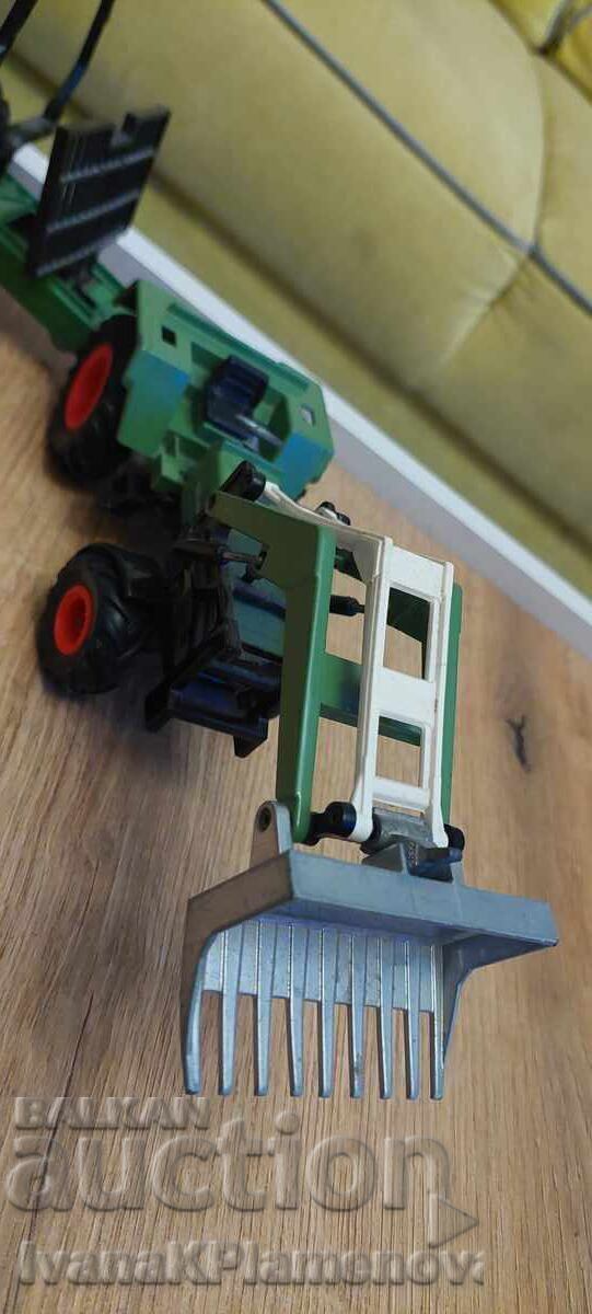 Licitație Cărucior metalic pentru colecționari SIKU Germania Licitație Cărucior metalic pentru colecționari SIKU Germania