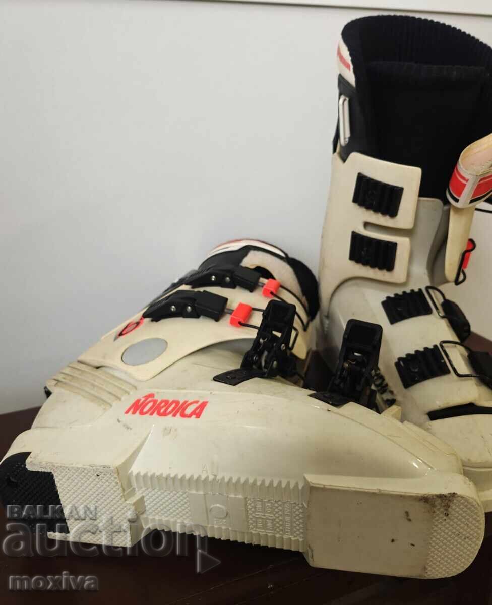 Nordica ski boots №42 with price 35.00 BGN | € 17.90 Nordica ski boots №42 with price 35.00 BGN | € 17.90