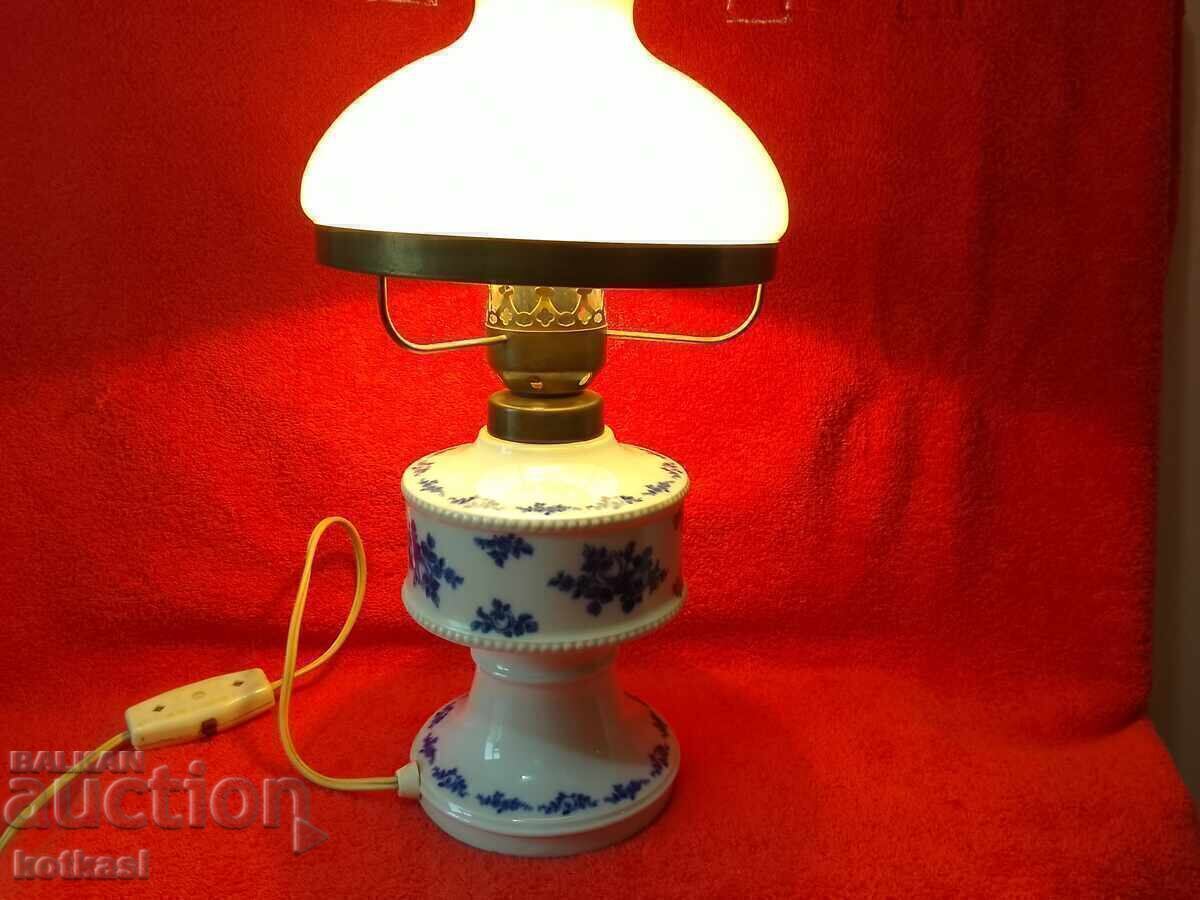 Licitație Veche lampă din porțelan Wilendorf Cobalt de lucru