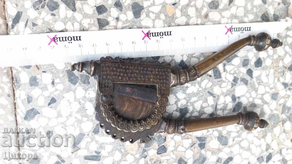 OLD BRONZE CUTTER KNIFE SCISSORS with price 250.00 BGN | € 127.82 OLD BRONZE CUTTER KNIFE SCISSORS with price 250.00 BGN | € 127.82