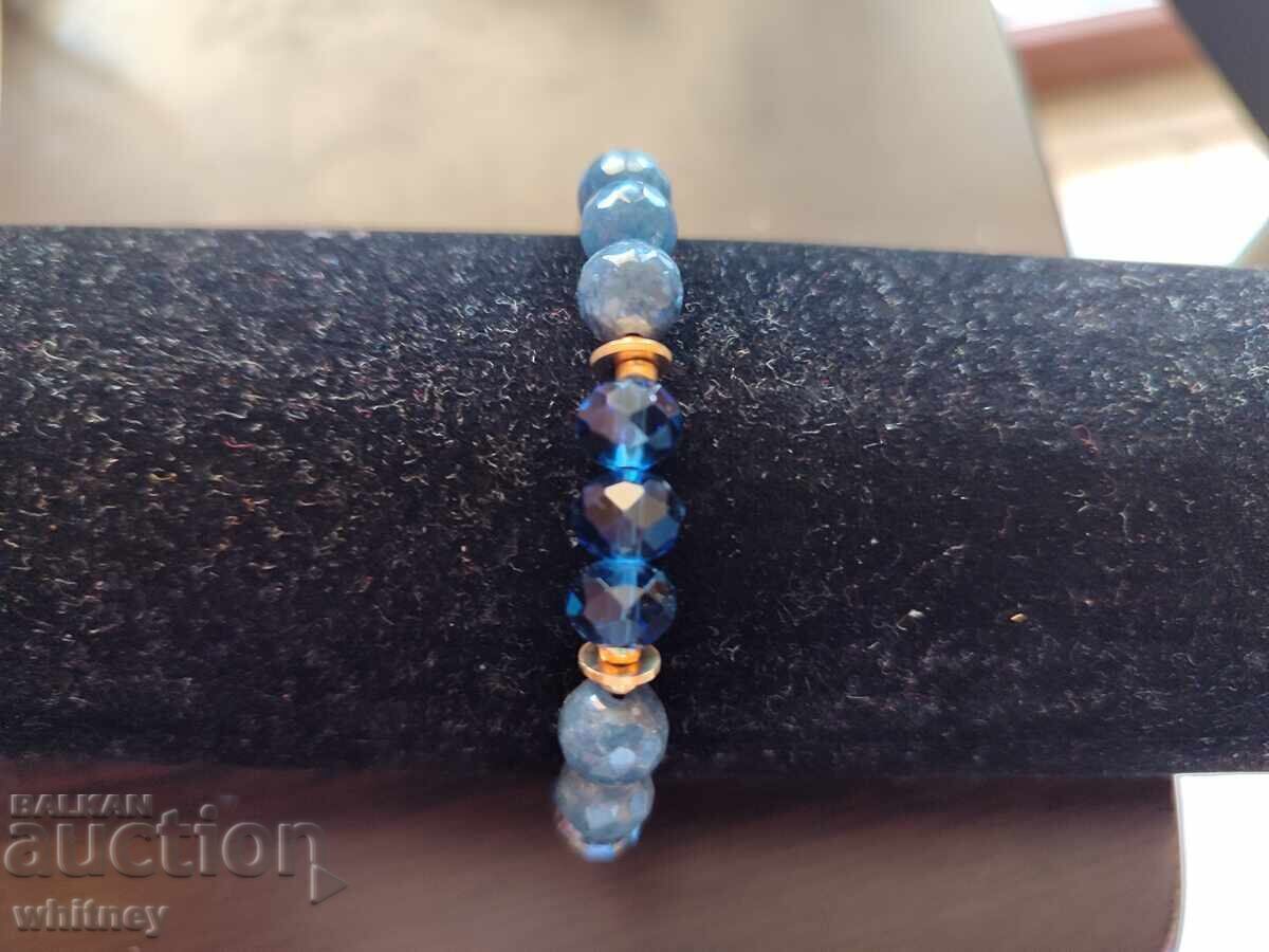 Δημοπρασία Βραχιόλι από νεφρίτη και κρύσταλλο Δημοπρασία Βραχιόλι από νεφρίτη και κρύσταλλο