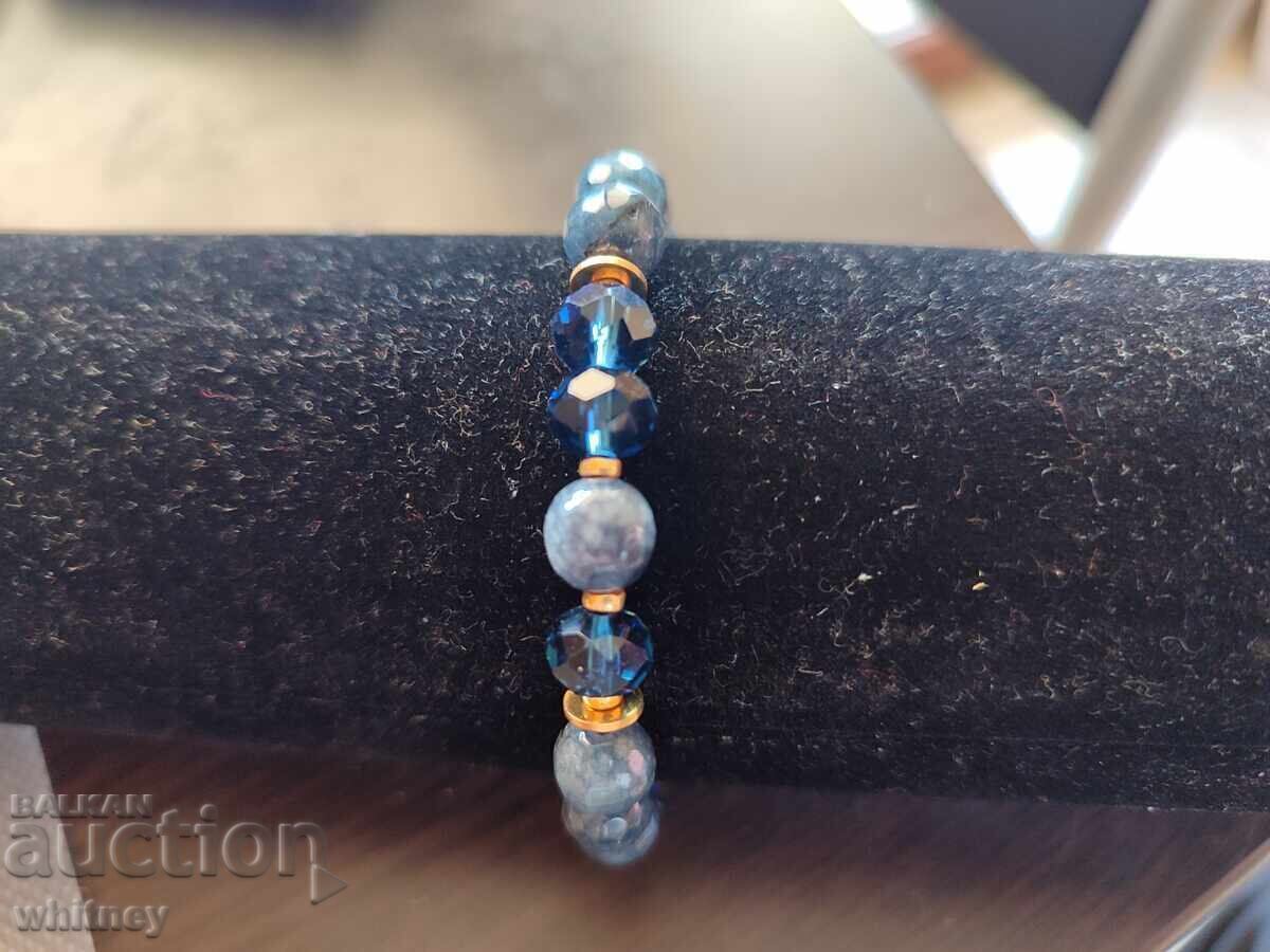 Παράδοση Βραχιόλι από νεφρίτη και κρύσταλλο Παράδοση Βραχιόλι από νεφρίτη και κρύσταλλο