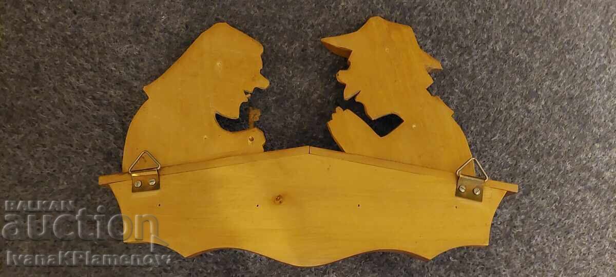 Delivery of Retro wood hanger for connoisseurs Delivery of Retro wood hanger for connoisseurs