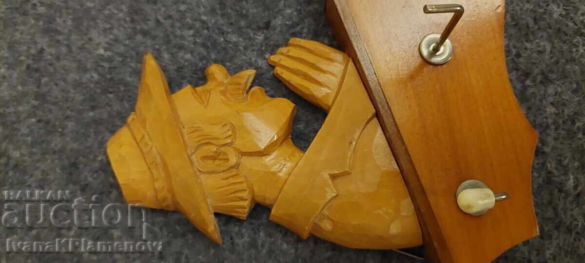 Retro wood hanger for connoisseurs - 6 Retro wood hanger for connoisseurs - 6