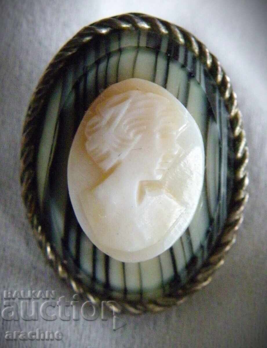 Cameo brooch, onyx, silver, glass Bohemia, Czechoslovakia, 1930s with price 240.00 BGN | € 122.71 Cameo brooch, onyx, silver, glass Bohemia, Czechoslovakia, 1930s with price 240.00 BGN | € 122.71
