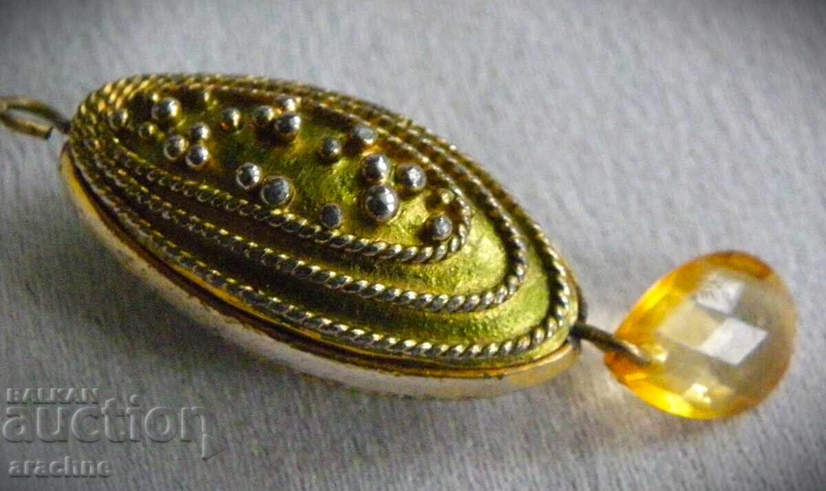 Auction Gold-plated sterling silver pendant Auction Gold-plated sterling silver pendant