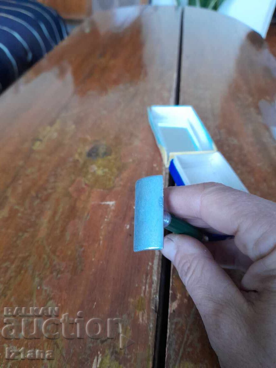 Delivery of Old Flying Figeon razor Delivery of Old Flying Figeon razor