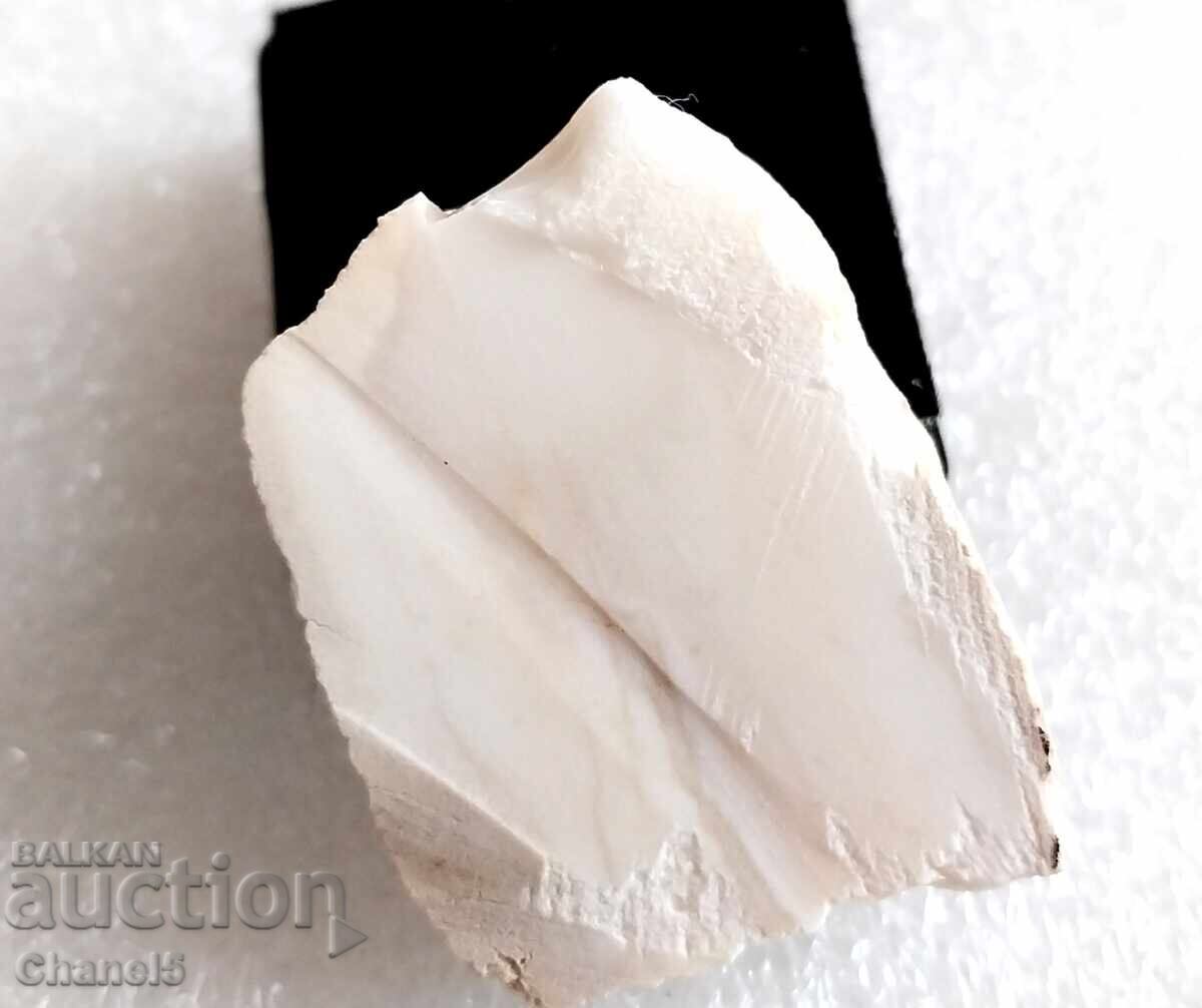 Auction WHITE MILKY OPAL - PERU - 57.80 ct (601) Auction WHITE MILKY OPAL - PERU - 57.80 ct (601)