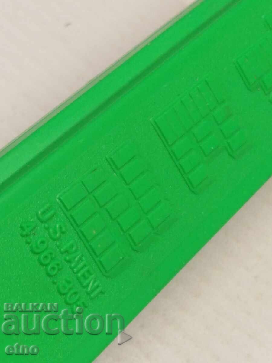 Delivery of 1996 "PEZ" CANDY DISPENSER, TOY, TOYS Delivery of 1996 "PEZ" CANDY DISPENSER, TOY, TOYS