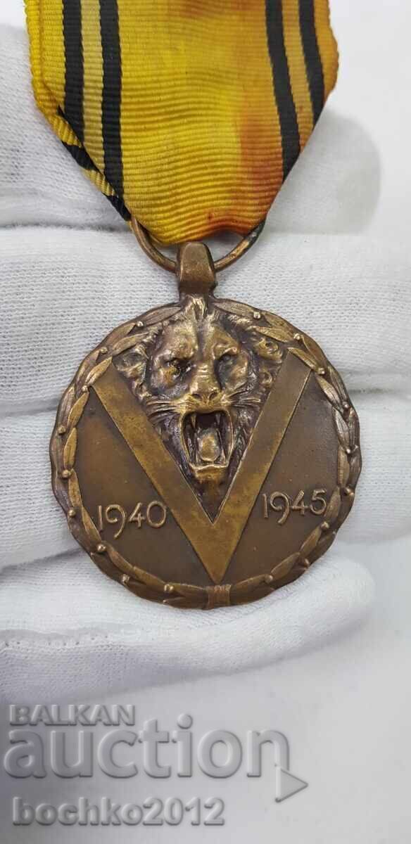 Auction Collectible bronze war medal 1940-1945 - Belgium Auction Collectible bronze war medal 1940-1945 - Belgium