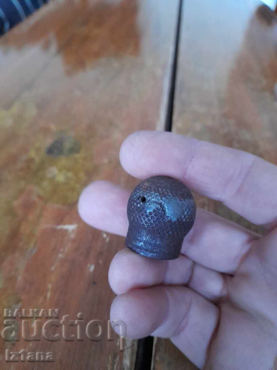 Delivery of Old tailor's thimble