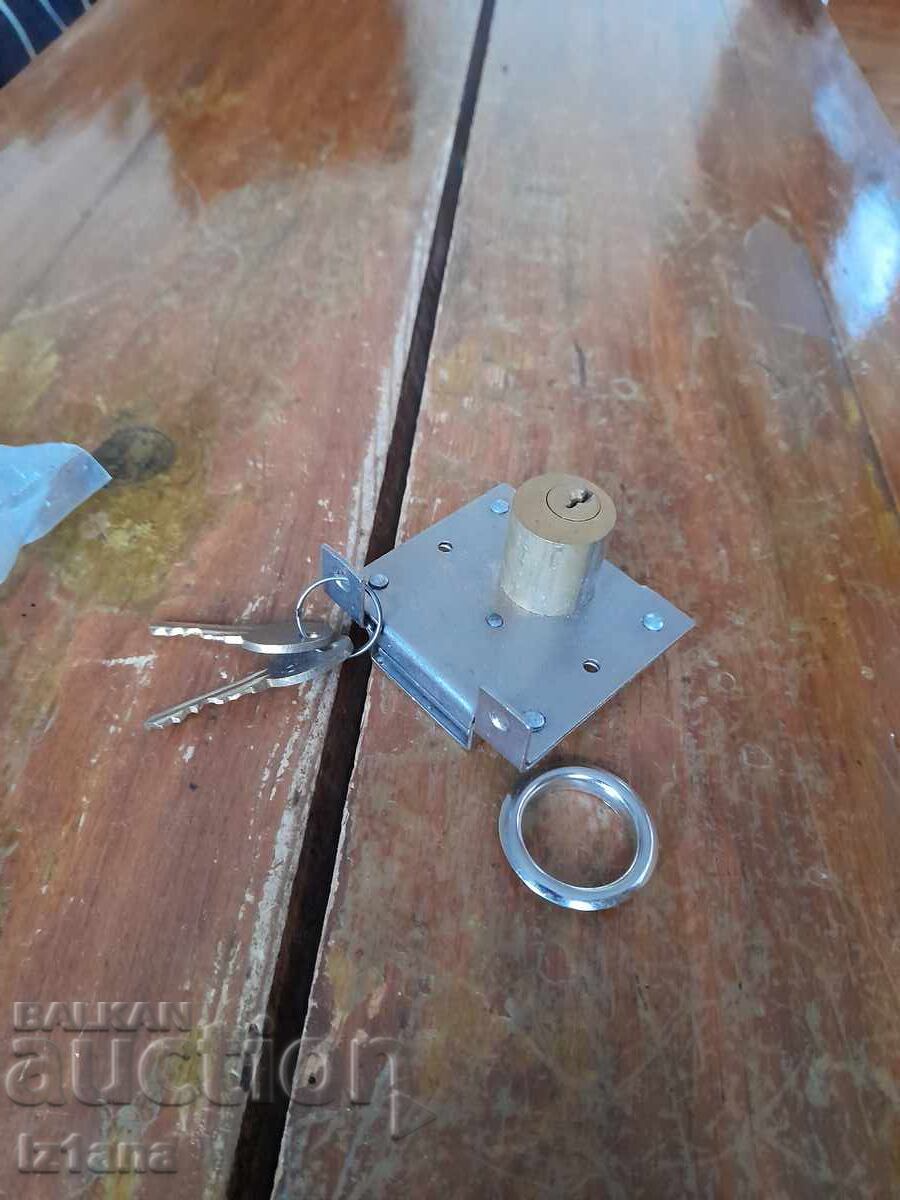 Old lock, padlock with price 32.00 BGN | € 16.36