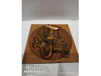 Placa metalica veche auto de la soca masina din cupru si reliefata