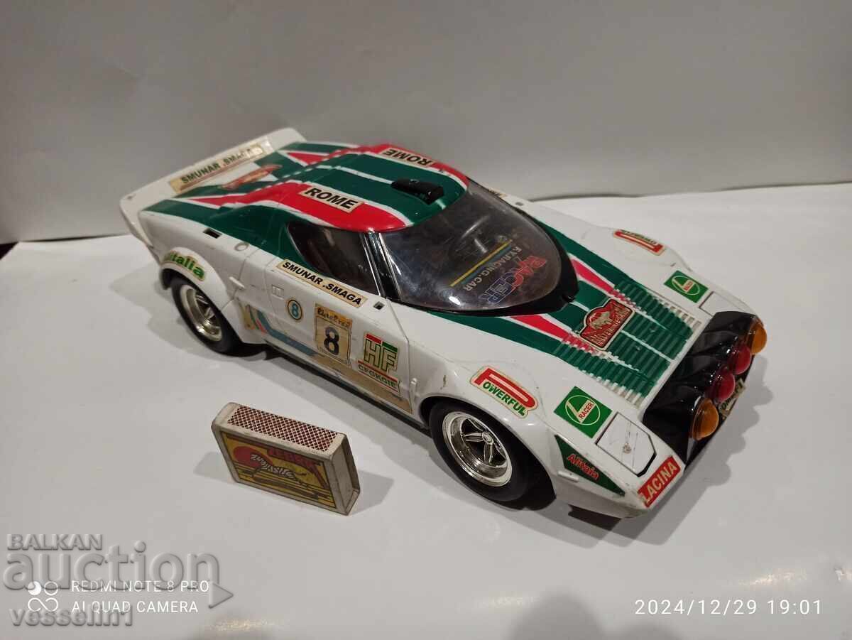 Old big car 90s lanchia strattos with batteries 32/14cm with price 88.00 BGN | € 44.99 Old big car 90s lanchia strattos with batteries 32/14cm with price 88.00 BGN | € 44.99