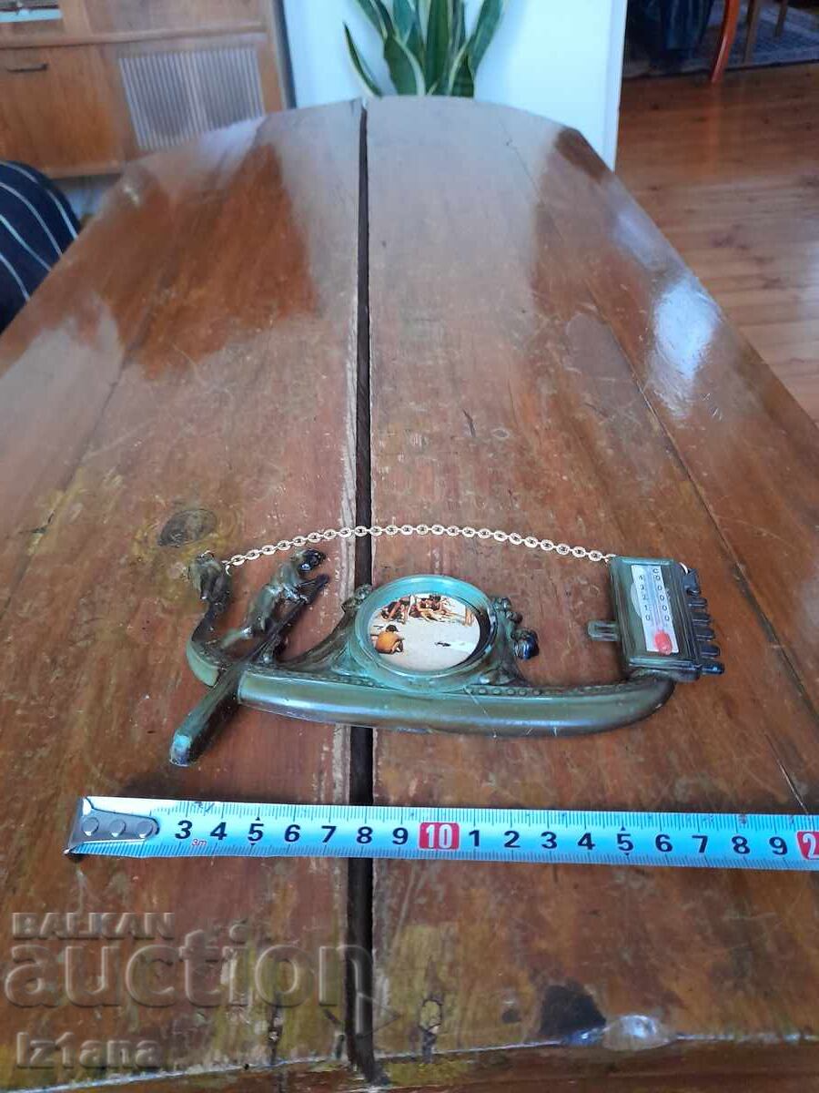 Delivery of Old souvenir thermometer Delivery of Old souvenir thermometer