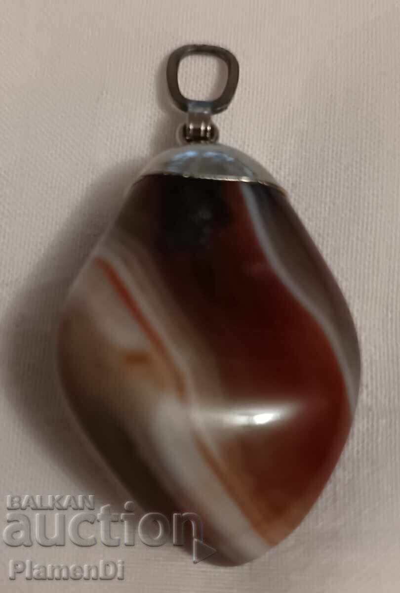 Red agate pendant